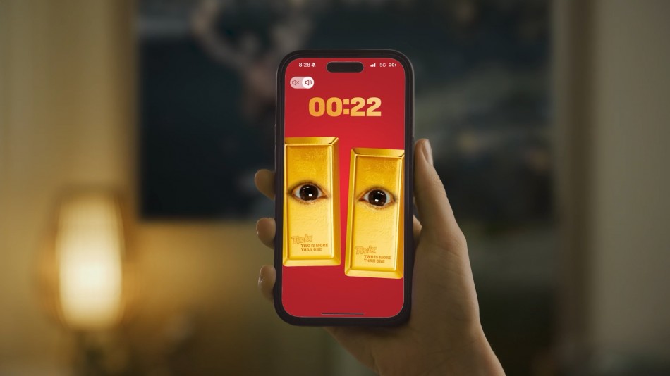 Twix: Second Screen Staredown
